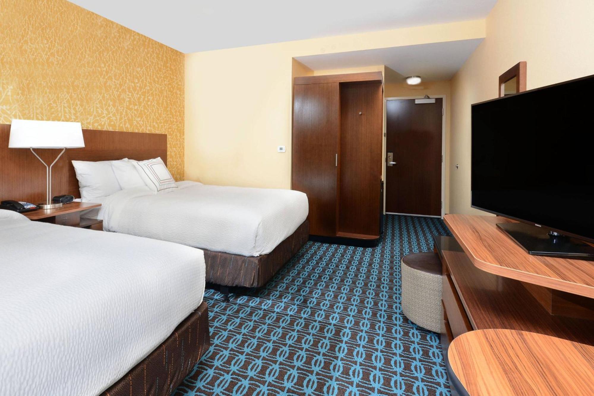 Hotel Fairfield & By Marriott Capital Blvd./i-540 3*