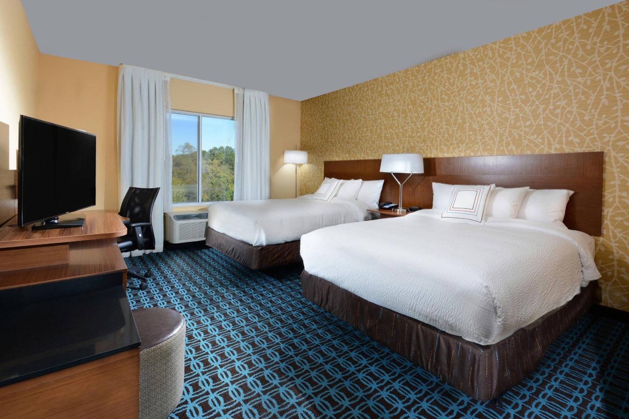 Hotel Fairfield & By Marriott Capital Blvd./i-540 3*